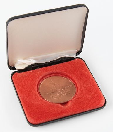 Lot #3122 Montreal 1976 Summer Olympics Copper Participation Medal - Image 3