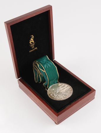 Lot #3094 Atlanta 1996 Summer Olympics Silver Winner's Medal for Gymnastics (Unawarded) - Image 5