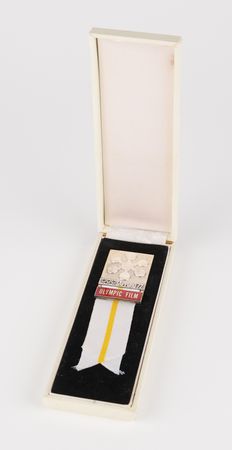 Lot #3198 Sapporo 1972 Winter Olympics 'Olympic Film' Badge - Image 3