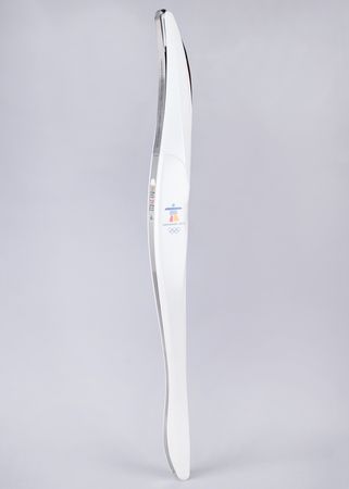 Lot #3033 Vancouver 2010 Winter Olympics Torch - Image 2