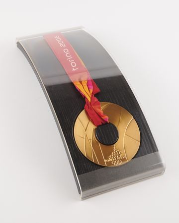 Lot #3099 Torino 2006 Winter Olympics Gold Winner's Medal for Cross-Country Skiing - Image 8