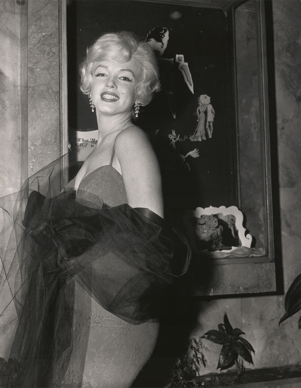Lot 651 Marilyn Monroe Original Oversized Photograph - PSA Type II