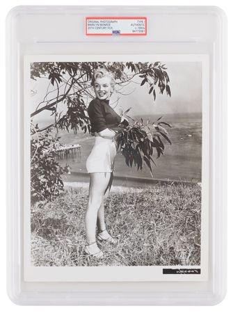 Lot #661 Marilyn Monroe Original Photograph - PSA Type I - Image 1