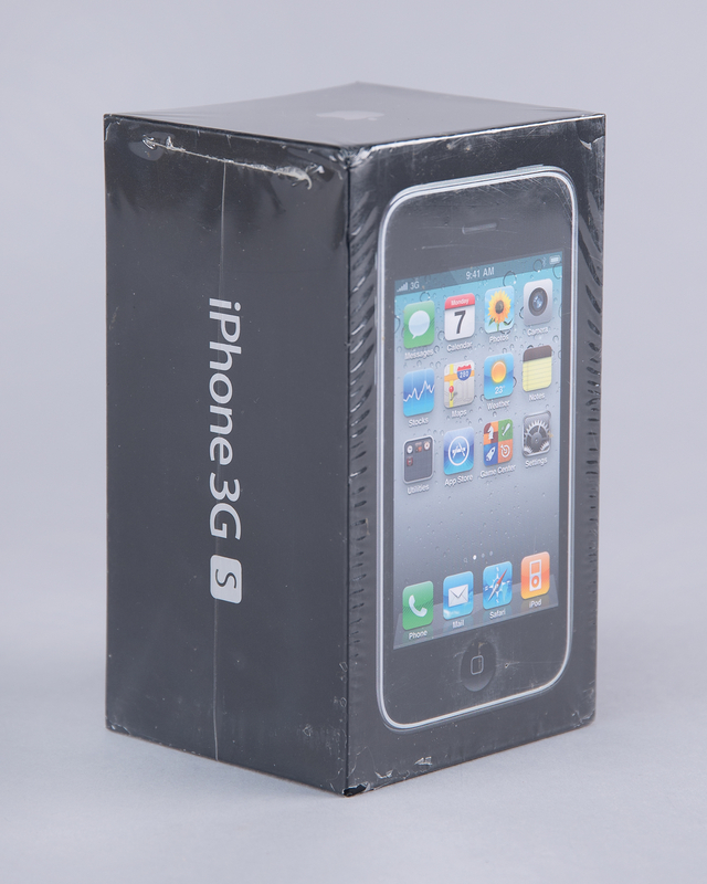 Lot 4073 Apple iPhone 3GS (3rd Generation, Sealed - 8GB)