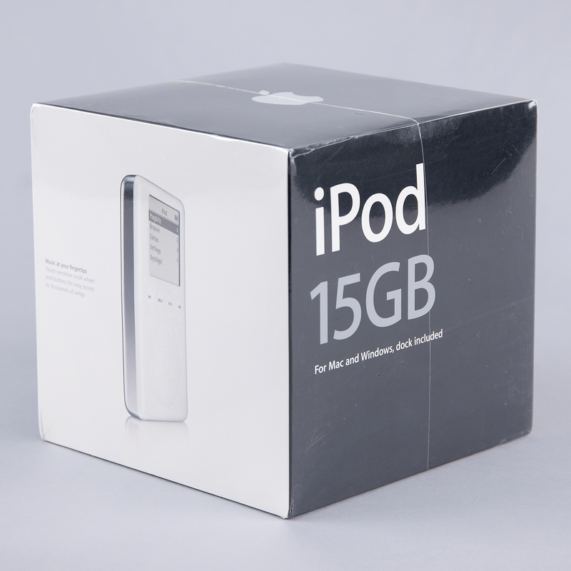Lot 4083 Apple iPod (3rd Generation, Sealed - 15GB)