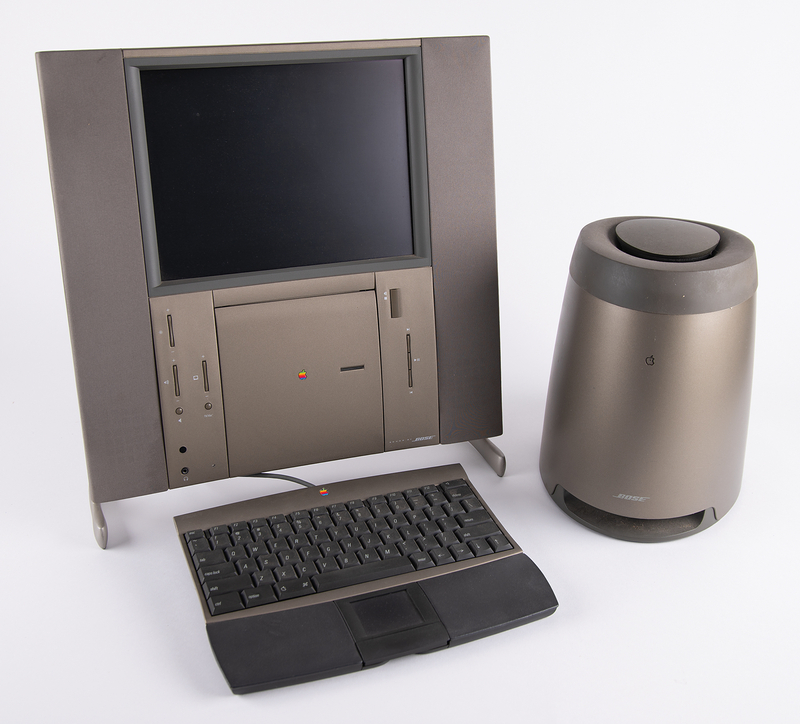 Lot 4068 Apple Twentieth Anniversary Macintosh (TAM)