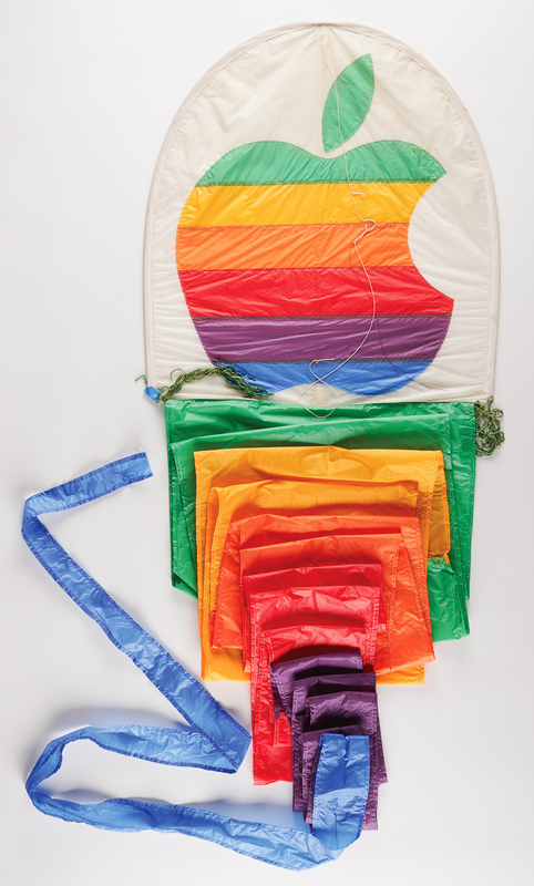 Lot 4161 Apple Computer Vintage Rainbow Kite - 26 Feet Long!