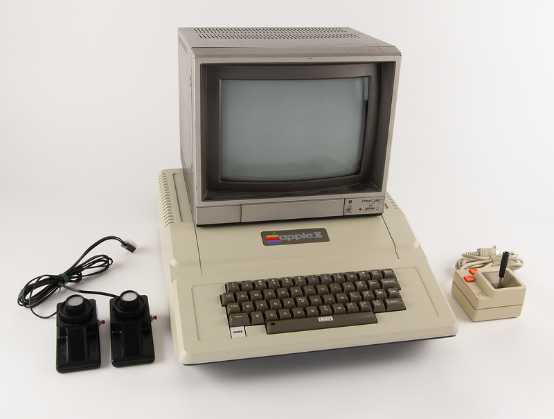 Lot 4009 Steve Jobs Apple II Computer Given to His Father, Complete with Original Accessories and Software