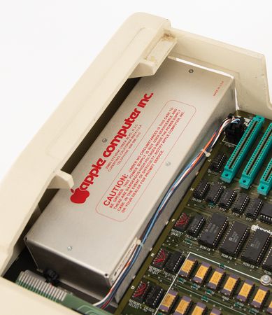 Lot #4044 Apple II Computer with Early Rev. 0 Board in Rare Ventless Case (Serial No. A2S1-0195), with Sanyo VM4209 Monitor - Image 4