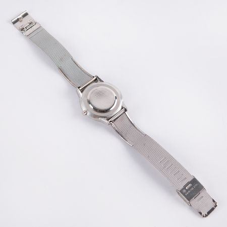 Lot #4157 Apple Computer Watch with Rainbow Logo - Image 6