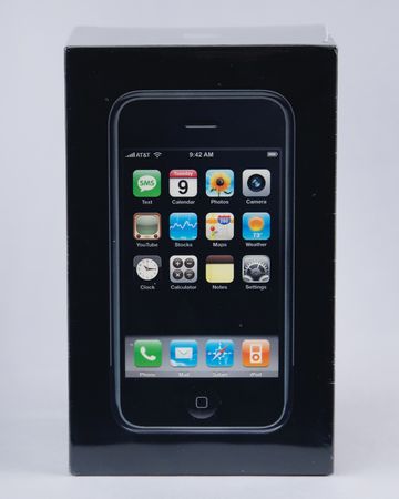 Lot #4071 Apple iPhone (First Generation, Sealed 8GB) with Original Gift Box and Apple 'Job Well Done' Card - Image 3