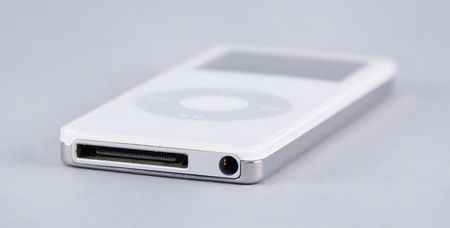 Lot #4091 Apple iPod Nano (1st Generation, King of Thailand 60th Anniversary Edition, Ltd. Ed. #0670/9999) - Image 3