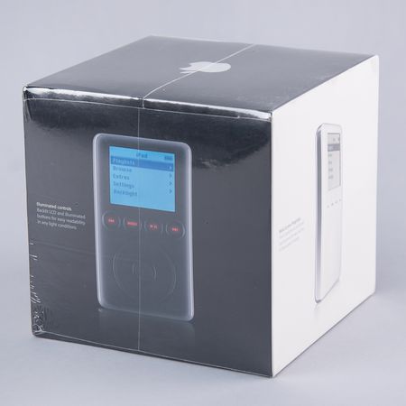 Lot #4083 Apple iPod (3rd Generation, Sealed - 15GB) - Image 3