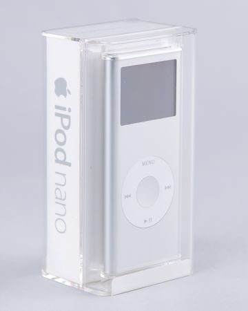 Lot #4094 Apple iPod Nano (2nd Generation, Sealed in Gift Package - 2GB) - Image 1