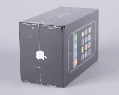 Lot #4069 Apple iPhone - Rare 4GB Model (First Generation, Sealed) - Image 6