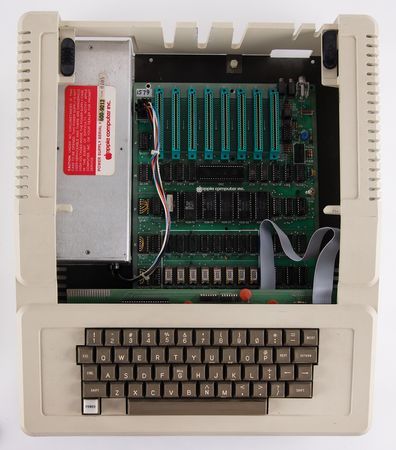 Lot #4045 Apple II Computer with Early Rev. 0 Board (Serial No. A2S1-1298) - Image 2