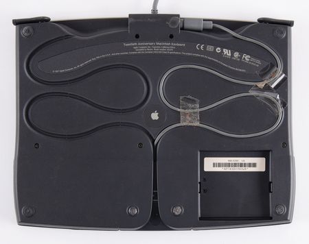 Lot #4068 Apple Twentieth Anniversary Macintosh (TAM) - Image 8