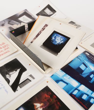 Lot #4121 Apple Computer (12) Annual Reports,