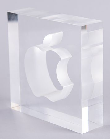 Lot #4016 Apple 10-Year Employee Service Crystal Award with Original Box, Presented to Steve Jobs's Stepbrother - Image 3