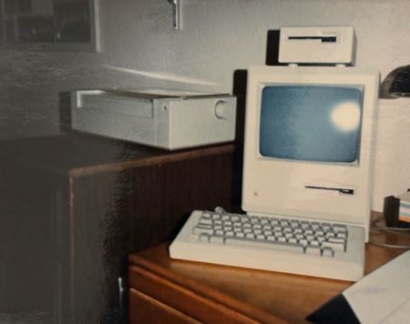 Lot #4008 Steve Jobs Macintosh 512K Computer Given to His Father, Complete with Original Accessories and Software - Image 13