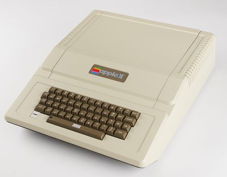 Lot #4009 Steve Jobs Apple II Computer Given to His Father, Complete with Original Accessories and Software - Image 2