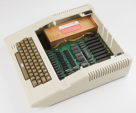 Lot #4009 Steve Jobs Apple II Computer Given to His Father, Complete with Original Accessories and Software - Image 6