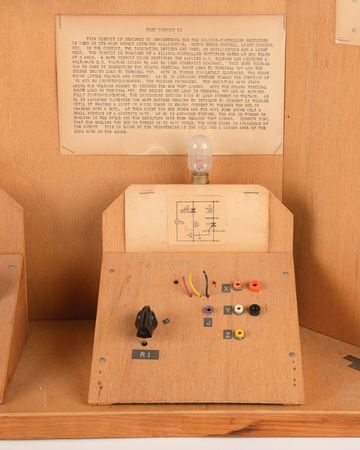 Lot #4006 Steve Jobs Personally-Built 8th Grade Science Fair Project: 