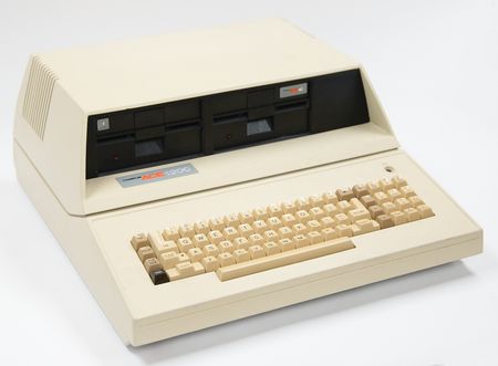 Lot #4179 The Erik Klein Collection of (47) Vintage Microcomputers, Terminals, and Peripherals - Three Decades of Computing History, 1969-1999 - Image 37