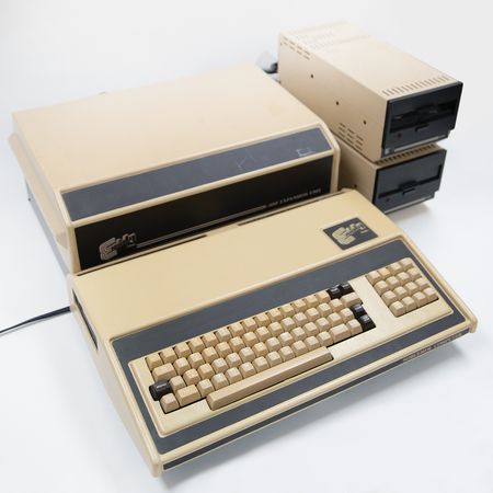 Lot #4179 The Erik Klein Collection of (47) Vintage Microcomputers, Terminals, and Peripherals - Three Decades of Computing History, 1969-1999 - Image 39