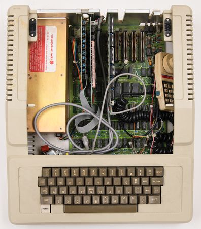 Lot #4179 The Erik Klein Collection of (47) Vintage Microcomputers, Terminals, and Peripherals - Three Decades of Computing History, 1969-1999 - Image 62