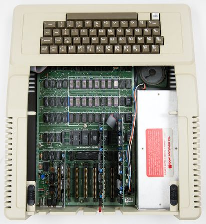 Lot #4179 The Erik Klein Collection of (47) Vintage Microcomputers, Terminals, and Peripherals - Three Decades of Computing History, 1969-1999 - Image 9