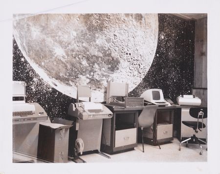 Lot #4169 Paul Terrell's Original Vintage Photographs (5) of The Byte Shop in Mountain View, California - Where Apple Sold Its First Computers - Image 3