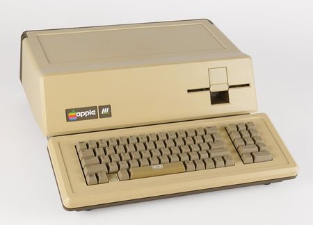 Lot #4058 Apple III Plus Complete 256K Computer System with Monitor III, Software, and Documentation - Image 2