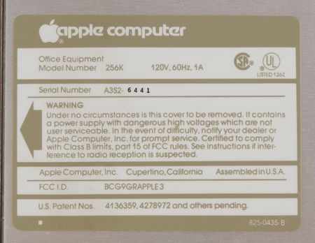 Lot #4058 Apple III Plus Complete 256K Computer System with Monitor III, Software, and Documentation - Image 6