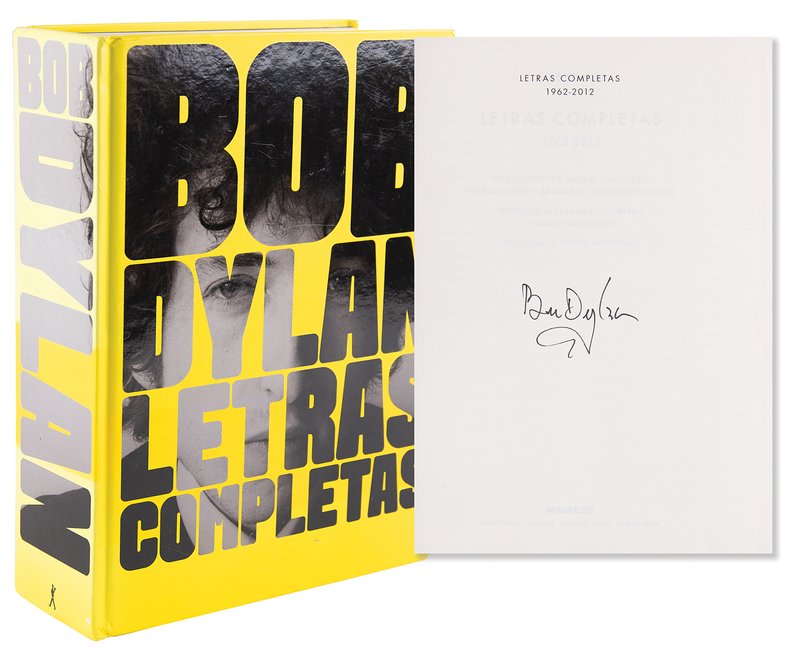Lot 605 Bob Dylan Signed Book - Letras Completas, 1962–2012