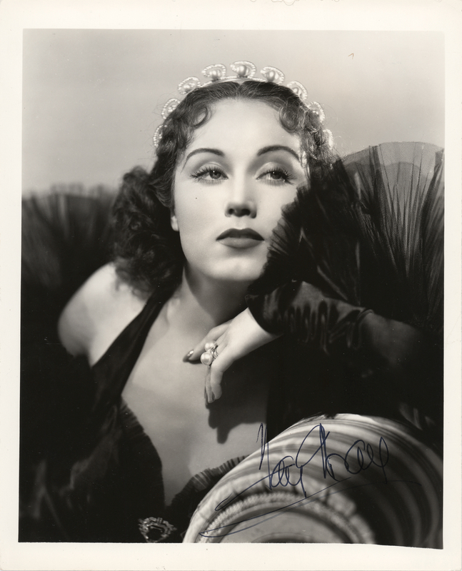 Lot 756 Fay Wray Signed Photograph