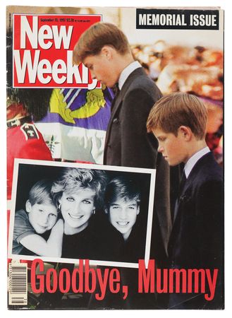Lot #203 Princess Diana Signed Photograph (1989) - Image 3