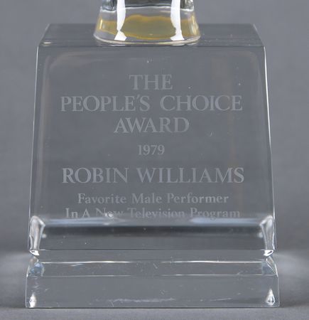 Lot #754 Robin Williams 1979 People's Choice Award for 