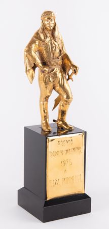 Lot #728 Liza Minnelli's Rodolfo Valentino Award (1975) - Image 3