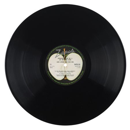 Lot #584 Beatles: John Lennon and Yoko Ono Signed Album - Unfinished Music No. 2: Life with the Lions - Image 4
