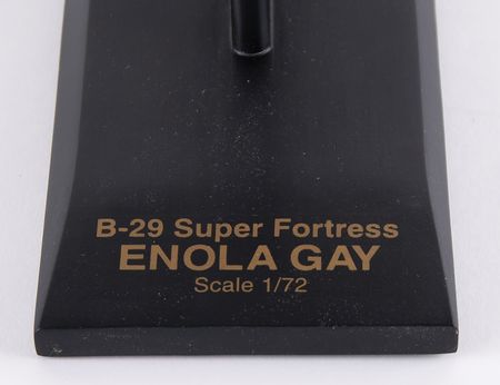 Lot #6011 Enola Gay: Paul Tibbets Signed 'Enola Gay' Scale Model - 1:72 Scale - Image 4