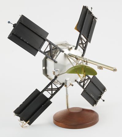 Lot #6450 Mariner 5 Contractor Display Model (Mid-1960s) - Image 2