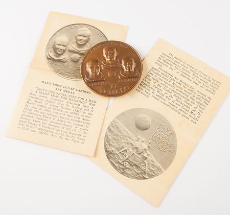 Lot #6314 Apollo Astronauts (10) Signed Omega Apollo Astronaut Appreciation Dinner Menu with Neil Armstrong, Buzz Aldrin, and Michael Collins - Image 5