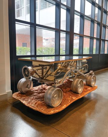 Lot #6451 Mars Rover Exhibition Model - Image 2