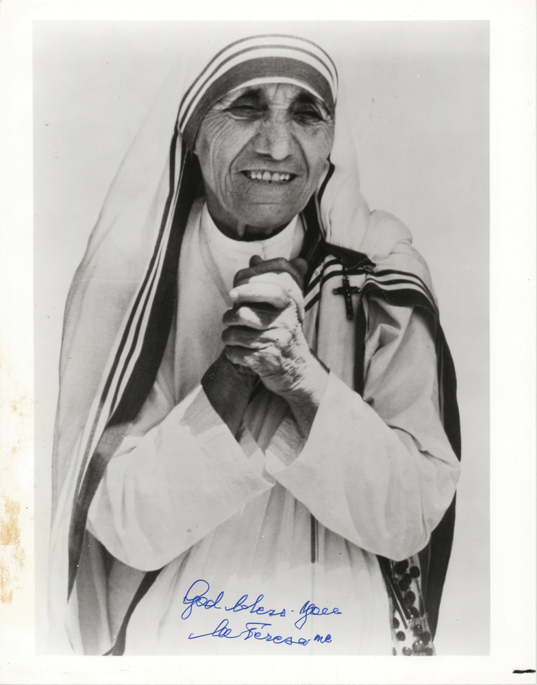 Lot 368 Mother Teresa Signed Photograph