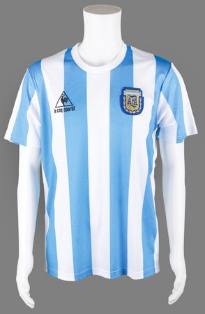 Lot #811 Diego Maradona Signed Argentina Jersey - Image 2