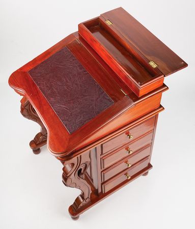Lot #207 Richard Nixon-Era ‘USS Sequoia’ Davenport Desk with U.S. Property Plates - Image 5