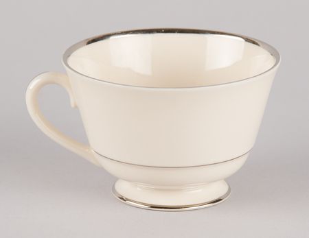 Lot #206 Lyndon B. Johnson and Richard Nixon White House Tea Cup - Image 2