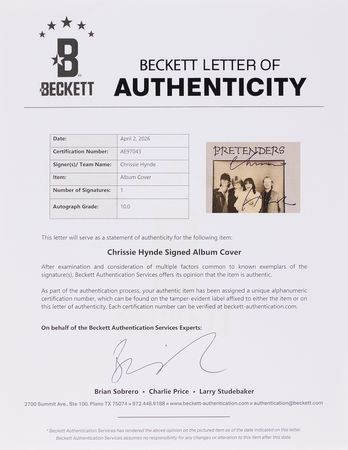Lot #673 Pretenders: Chrissie Hynde Signed Album - Extended Play - Image 2